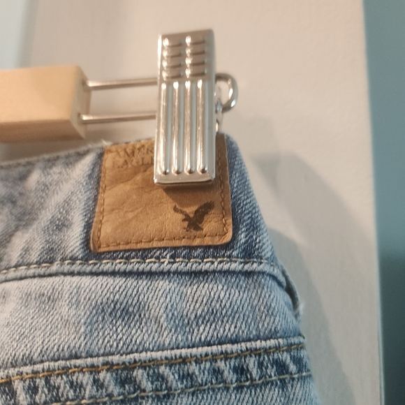 Distressed Light Wash Jeans - Picture 8 of 10